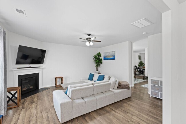 Building Photo - 833 Colmore Trl