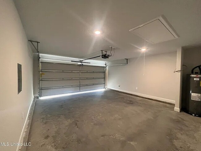 Building Photo - Charming 4BR House in Biloxi