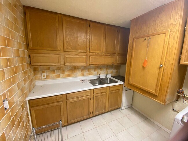 Building Photo - Beautiful 3 Bedroom Home in NE Albuquerque