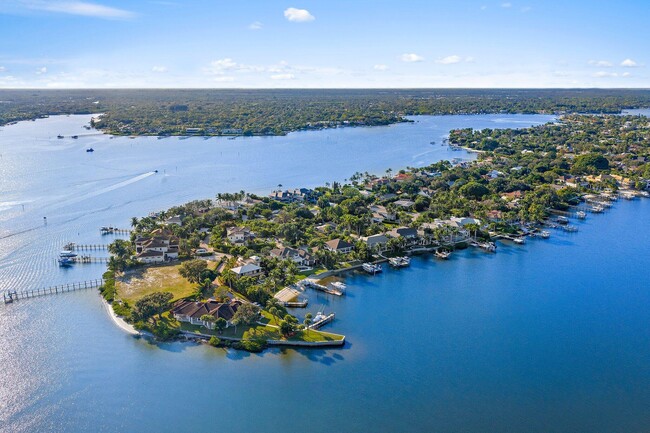 Building Photo - 18799 Rio Vista Dr