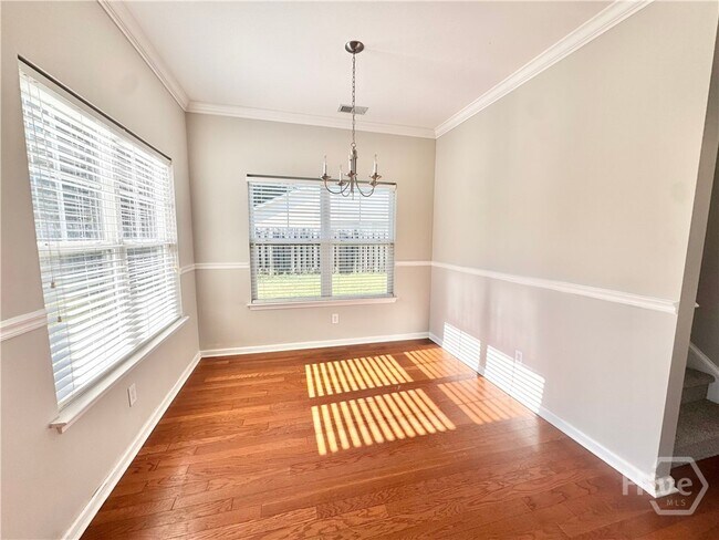 Building Photo - 290 Willow Oak Dr