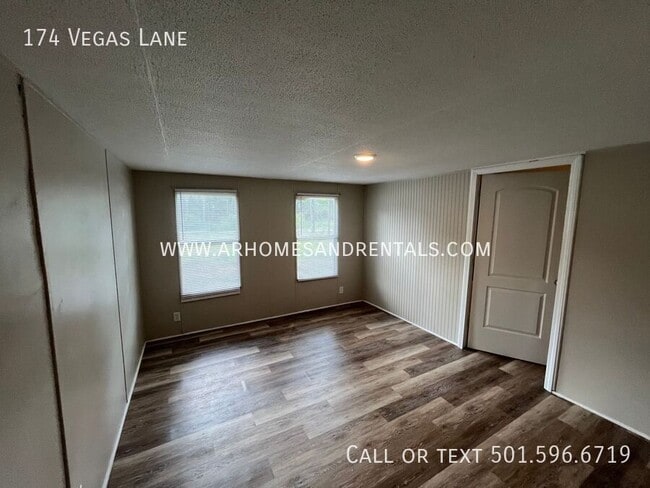 Building Photo - 174 Vegas Ln