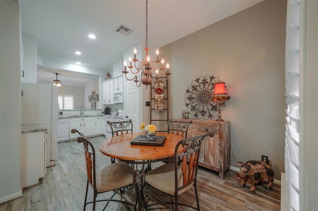 Building Photo - 102 Wintergreen Trail
