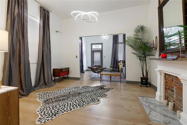 Building Photo - 1837 Touro St