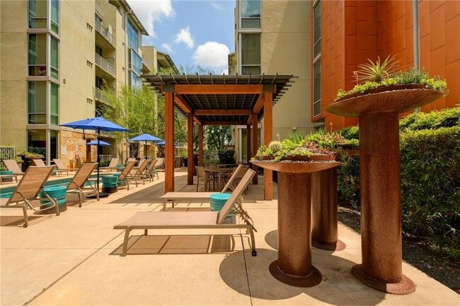 Building Photo - 1600 Barton Springs Rd