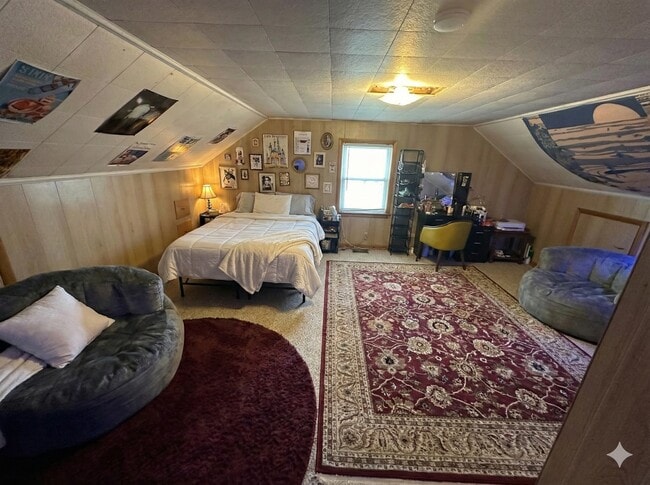 Building Photo - 563 Rellim Dr