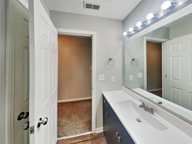 Building Photo - 11106 Waterfield Ln