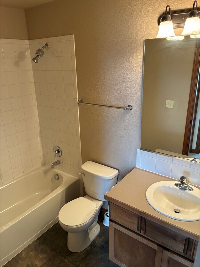 Building Photo - Beautiful 3 bedroom, 2 Bath Ranch with Attached 2 Car Garage and Fenced In Yard-The Meadows in We...