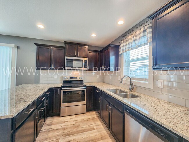 Building Photo - A Must See 4 Bedroom 3.5 Baths in Norwalk with a 3 Car Garage!!!