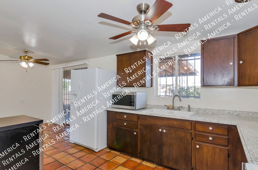 Building Photo - 6545 E Calle Luna