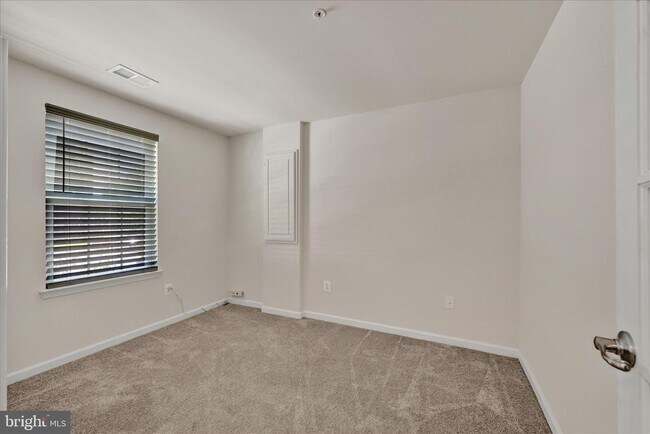 Building Photo - 10 Laurel Gate Ct