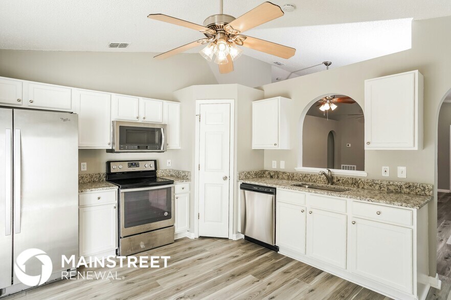 Building Photo - 10401 Opus Dr