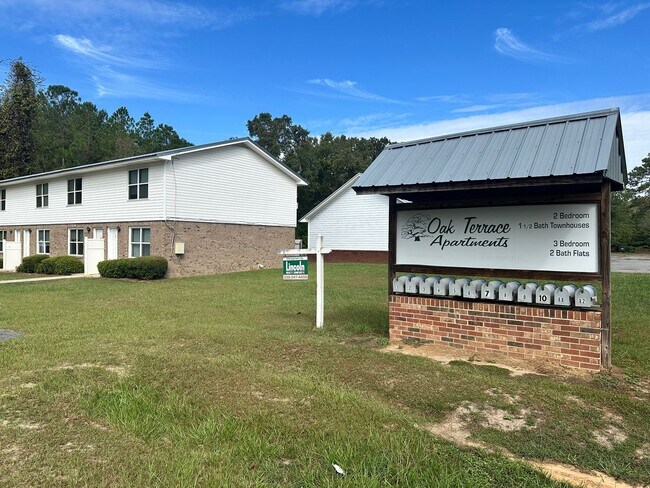 Building Photo - 2BD/1.5B Apartment in Adel