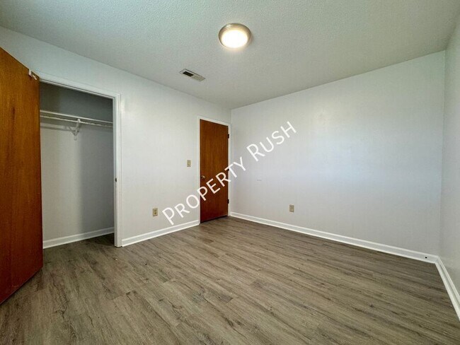 Building Photo - 5009 Marylin Ln