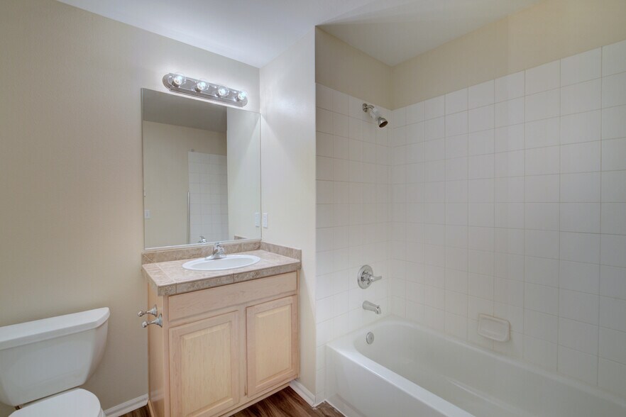 Building Photo - 11306 124th Ave NE