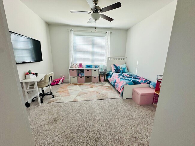 Building Photo - 603 Skye Ct