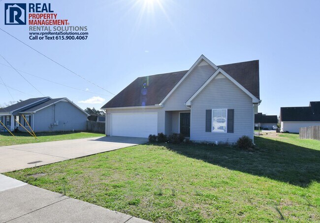 Building Photo - Wonderful 3 bedroom 3 bath home with HUGE bonus room! Washer/dryer included and attached garage!