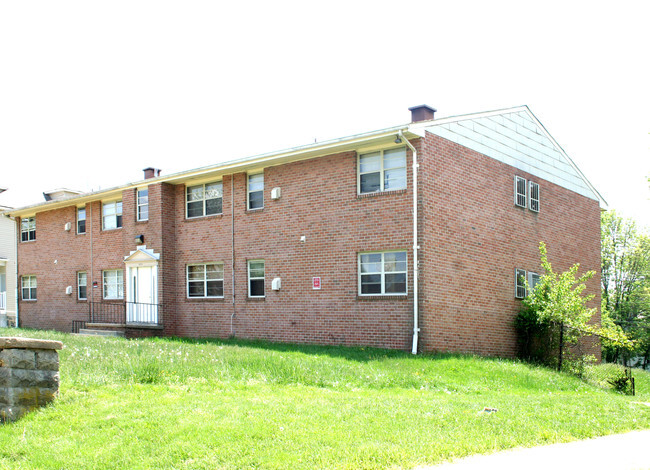 Building Photo - 3921 Maine Ave