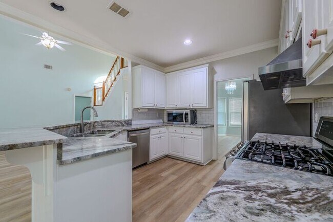 Building Photo - 3890 Cherry Ridge Walk