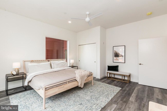 Building Photo - 2559 Amber St