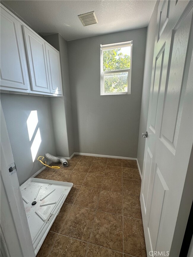 Building Photo - 14886 Shetland Ct