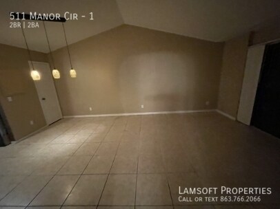 Building Photo - 511 Manor Cir