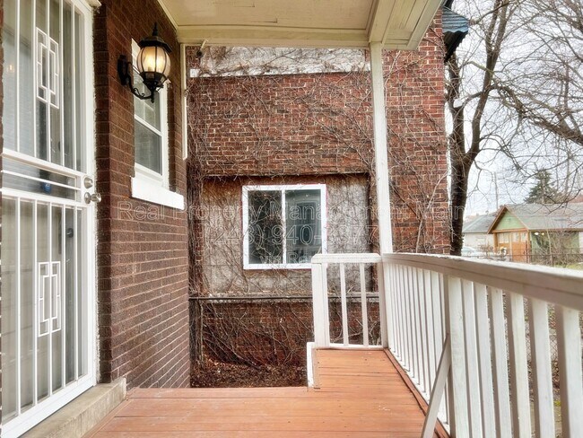 Building Photo - 1525 Edison St