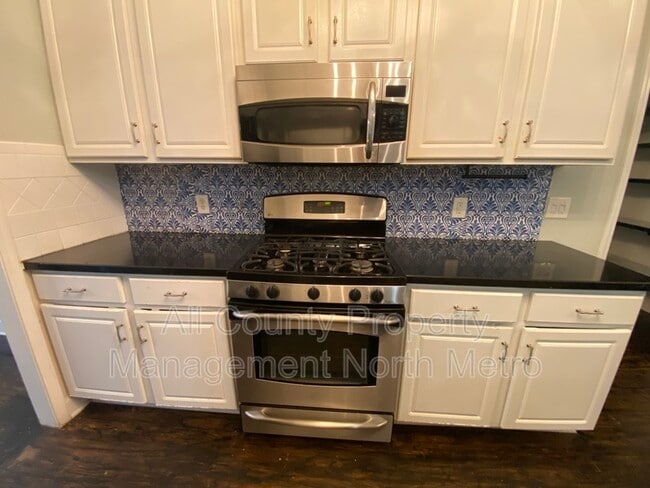 Building Photo - 10915 Kimball Crest Dr