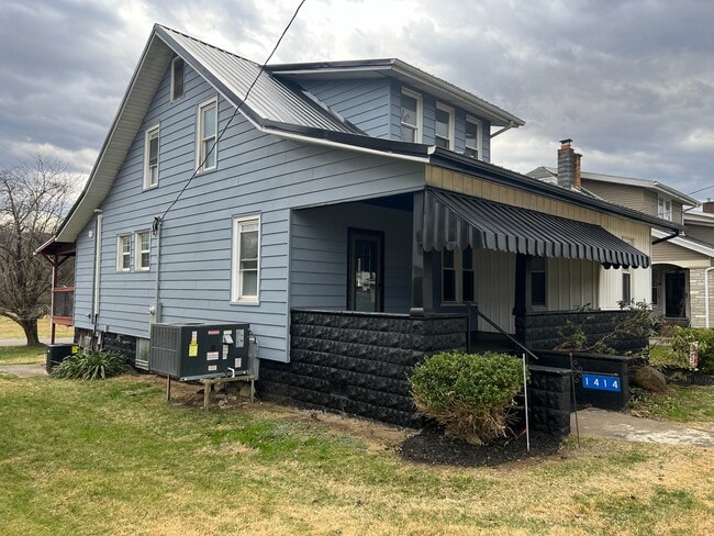 Building Photo - 1414 W Main St