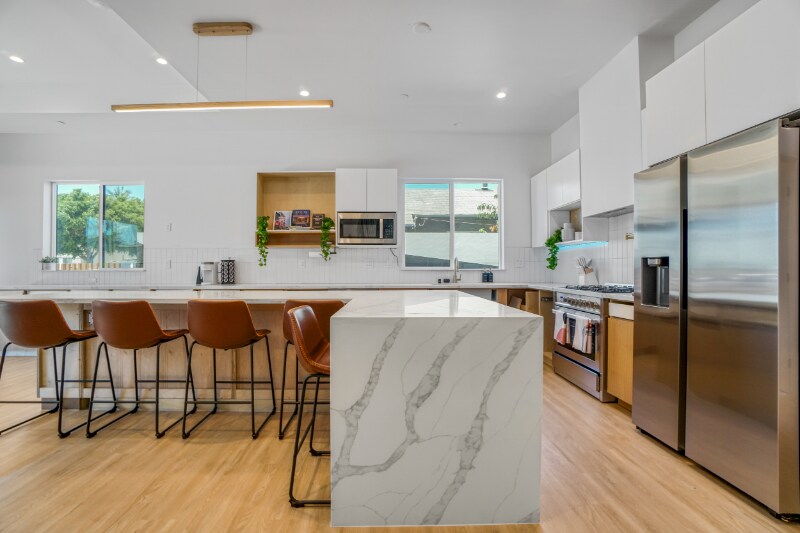 Building Photo - 4800-4802 S Slauson Ave