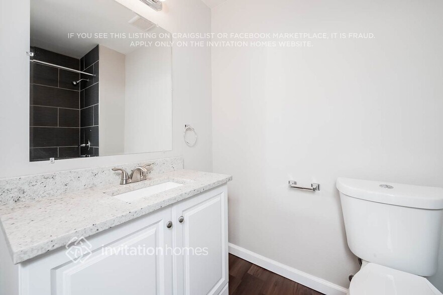 Building Photo - 10976 Jay St