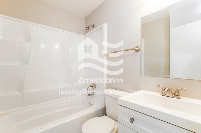 Building Photo - 219 Stonewall St