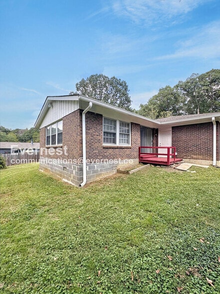 Building Photo - 3963 Bouldercrest Rd