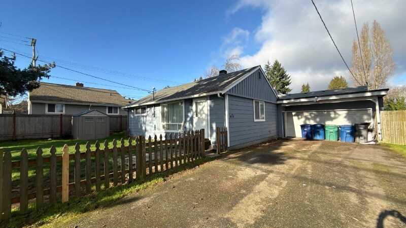 Building Photo - 310 SW 122nd St