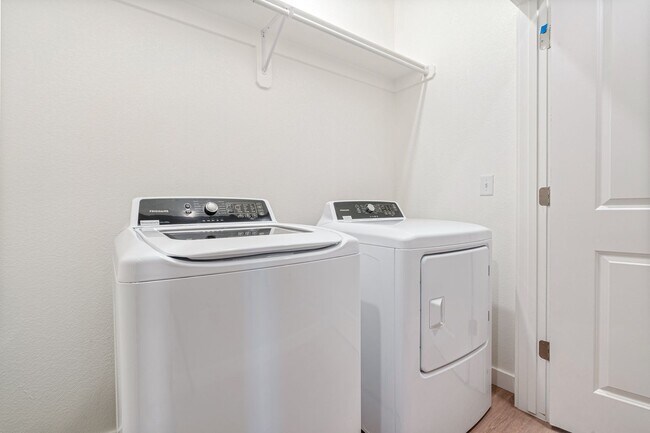 Building Photo - 276 N Hunter St