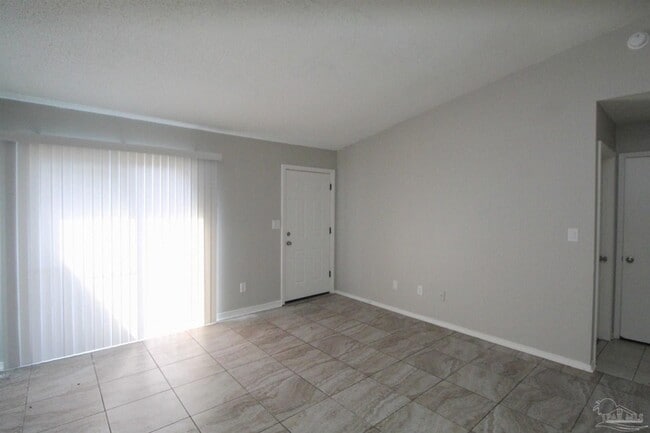 Building Photo - 6810 Tiki Ln