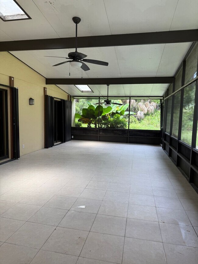 Building Photo - Meadowood gated community