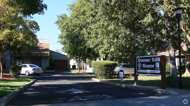 Primary Photo - Donner Trail Manor