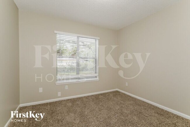 Building Photo - 10865 Saddlehorn Dr