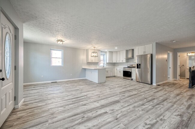 Building Photo - Grand Ave Duplex