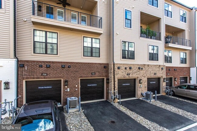 Building Photo - 7510 Sawyer Farm Wy