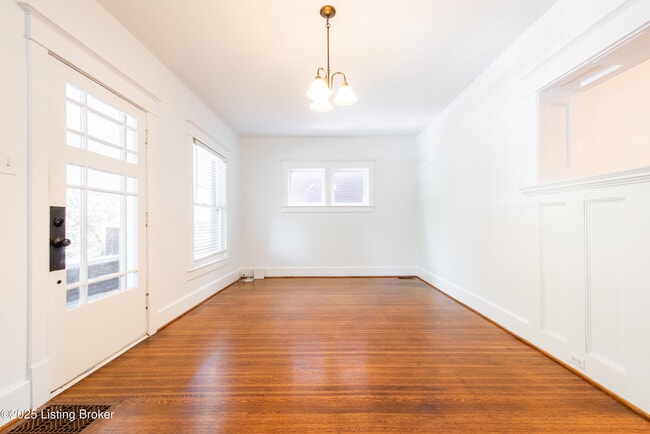 Building Photo - 1604 Edgeland Ave