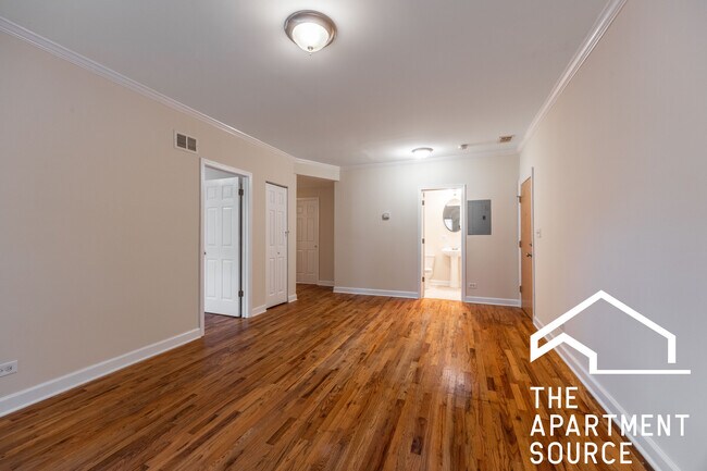 Building Photo - 2257 W Rosemont Ave