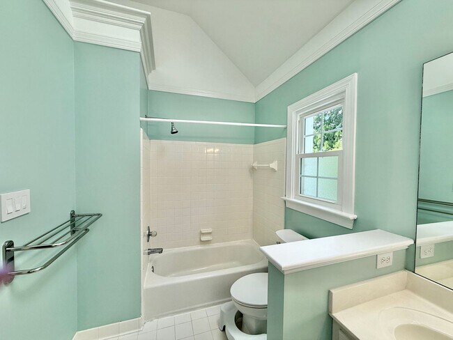 Building Photo - Luxurious 5BD, 4.5BA North Raleigh Home wi...