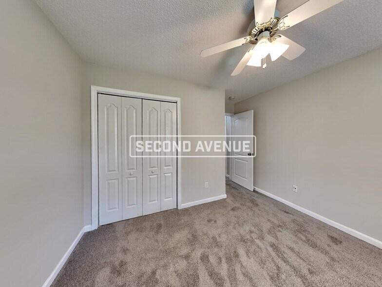 Building Photo - 661 Morningside Dr N