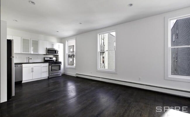 Building Photo - 2 bedroom in Long Island City NY 11101