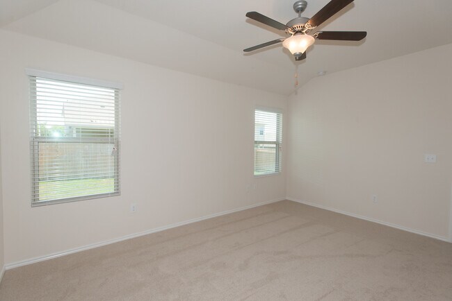 Building Photo - Updated Southeast Austin Single Story - Move In Ready!