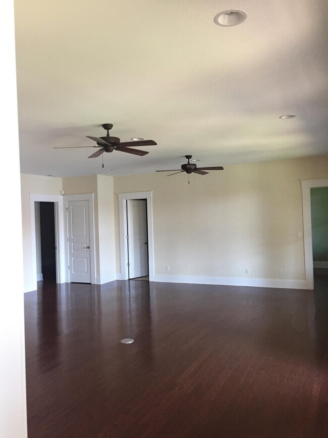 Building Photo - 65 Orvis Stone Cir