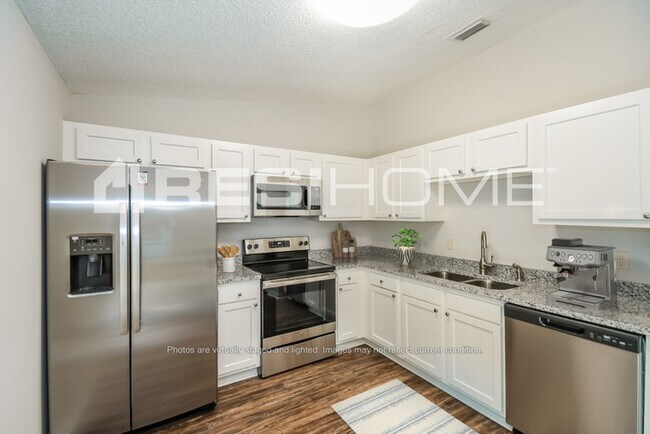 Building Photo - 956 Chalmet Ln