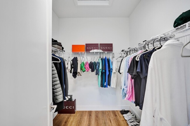 Building Photo - 9140 Silver Marsh Ln